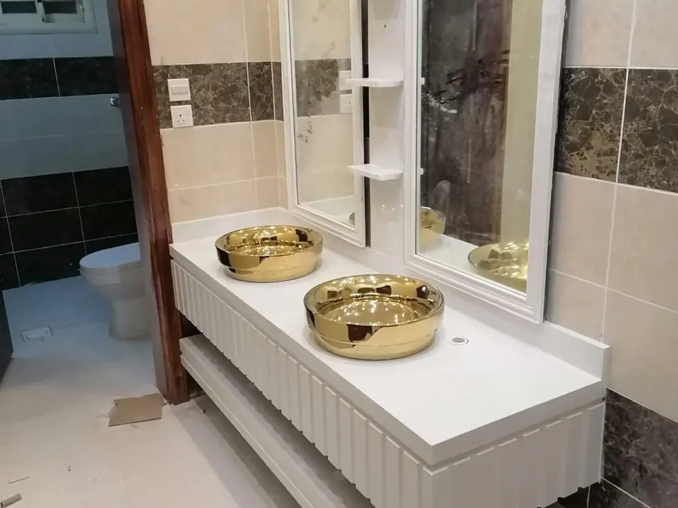 أبيض/ذهبي — صورة 2