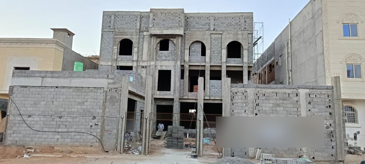 عمارة عيد الحيسوني قبل التشطيب في مرحلة الهيكل